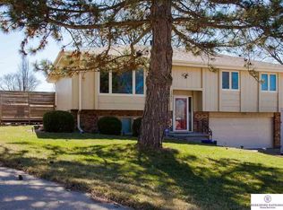 12611 Gold St, Omaha, NE 68144