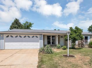18 Trade Winds Dr, Saint Peters, MO 63376
