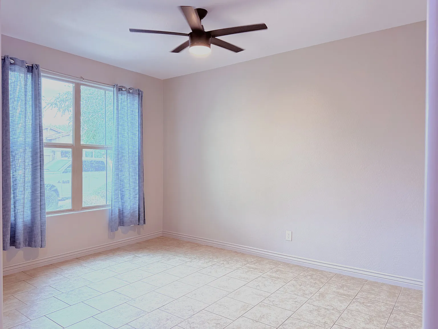 3 bed, 1842 sqft, $2,580 — Photo 2