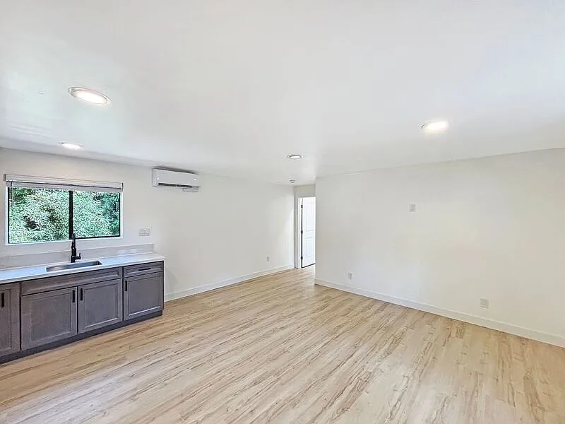 1 bed, 1.0 bath, 566 sqft, $2,600 — Photo 2