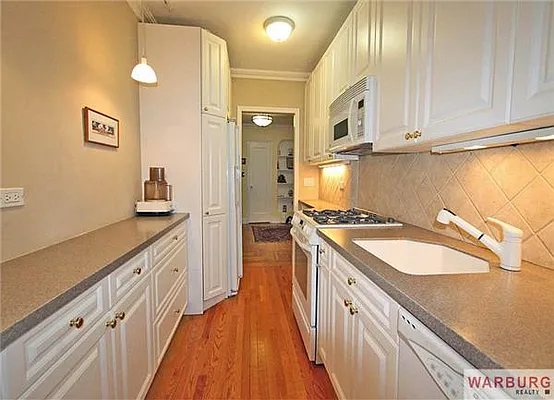 Sold by Warburg | media 10