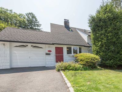 106 Friends Ln, Westbury, NY, 11590