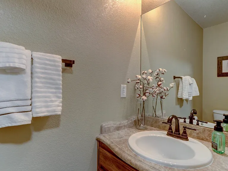 541 Pitkin Way — Photo 14