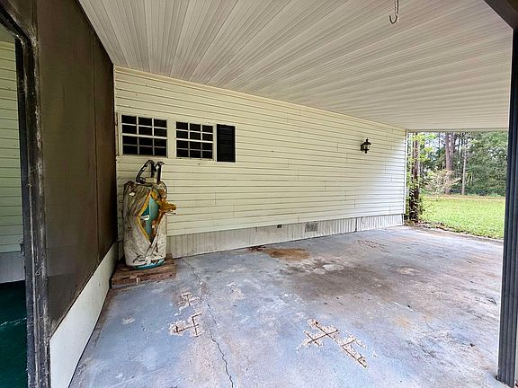 5th image of 10247 Rebel Cir
