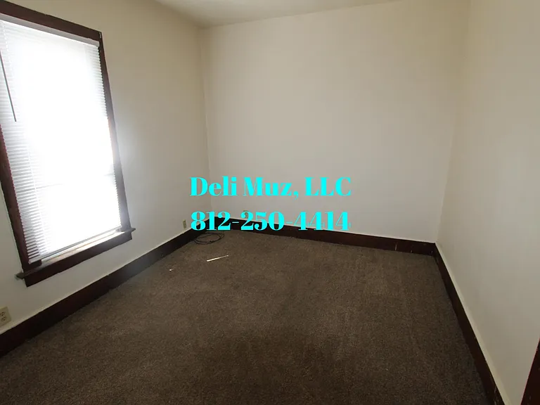 742 E Chandler Ave #B — Photo 5