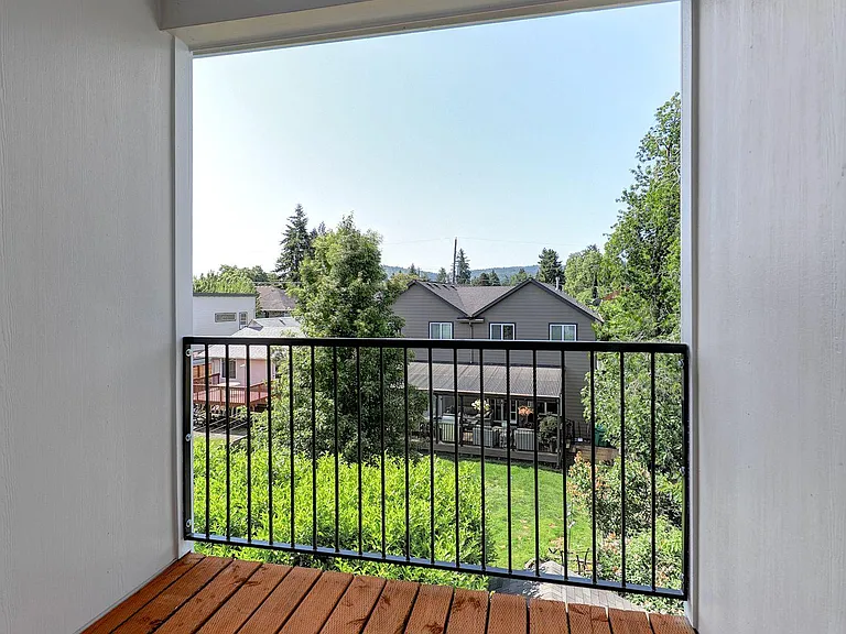 7550 N Lombard St — Photo 19