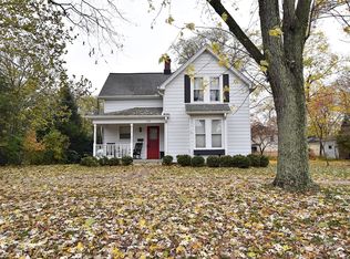 318 N 2nd St, Geneva, IL 60134