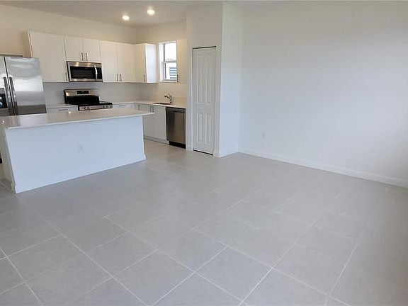 5th image of 2355 SE 24th Ct B