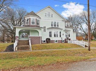 300 E Sycamore St, Kinmundy, IL 62854