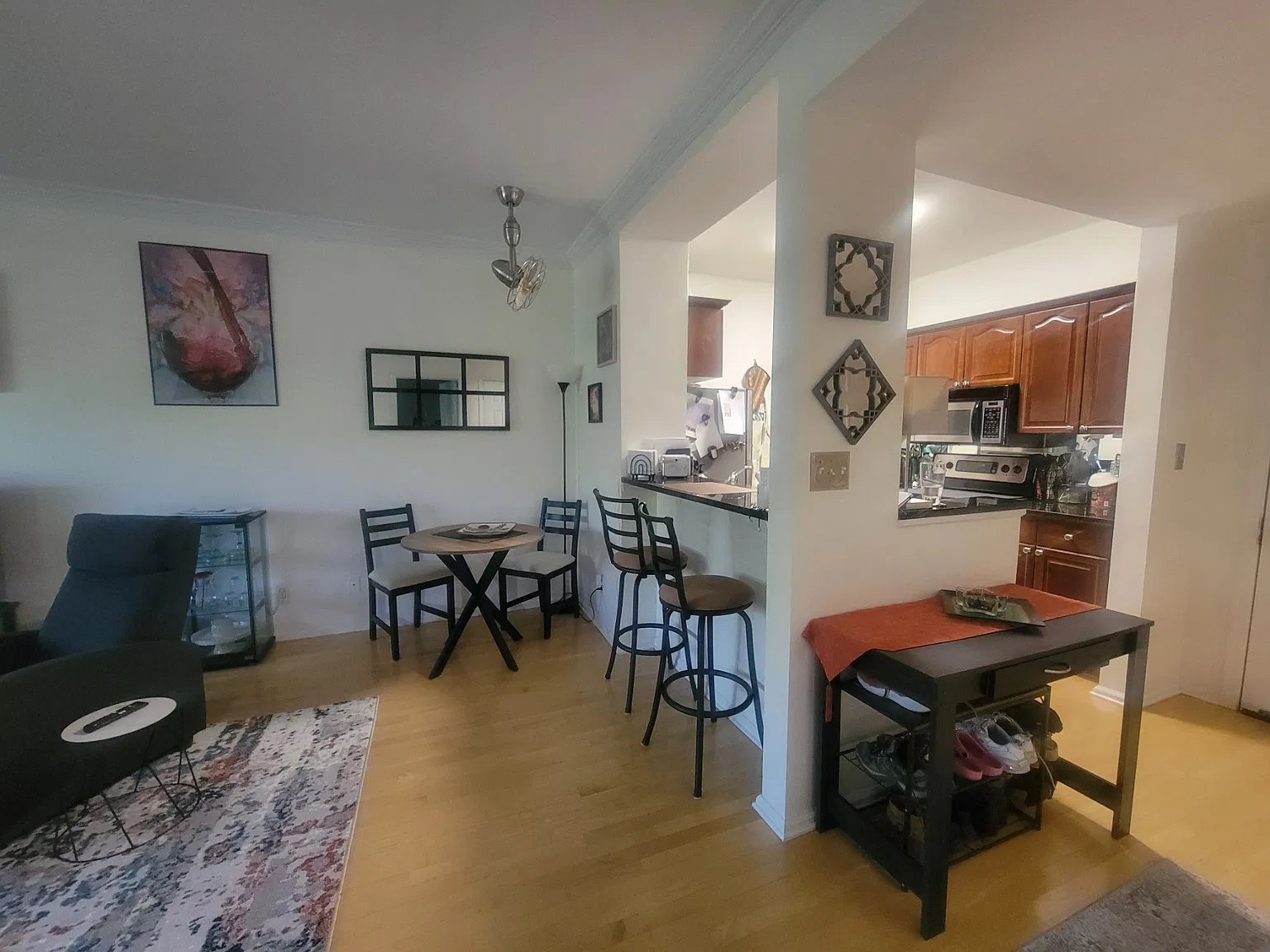 1 bed, 820 sqft, $1,600 — Photo 3