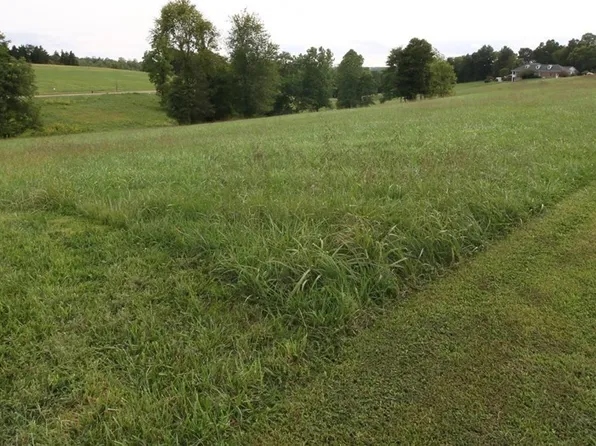 5050 Wilshire Dr, Zanesville, OH 43701