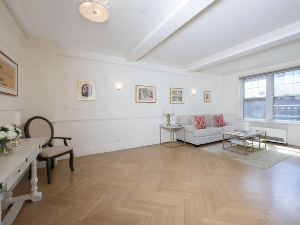 575 Park Avenue image 1 of 4