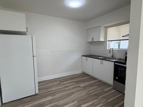 3rd image of 120 NE 55th St APT 4
