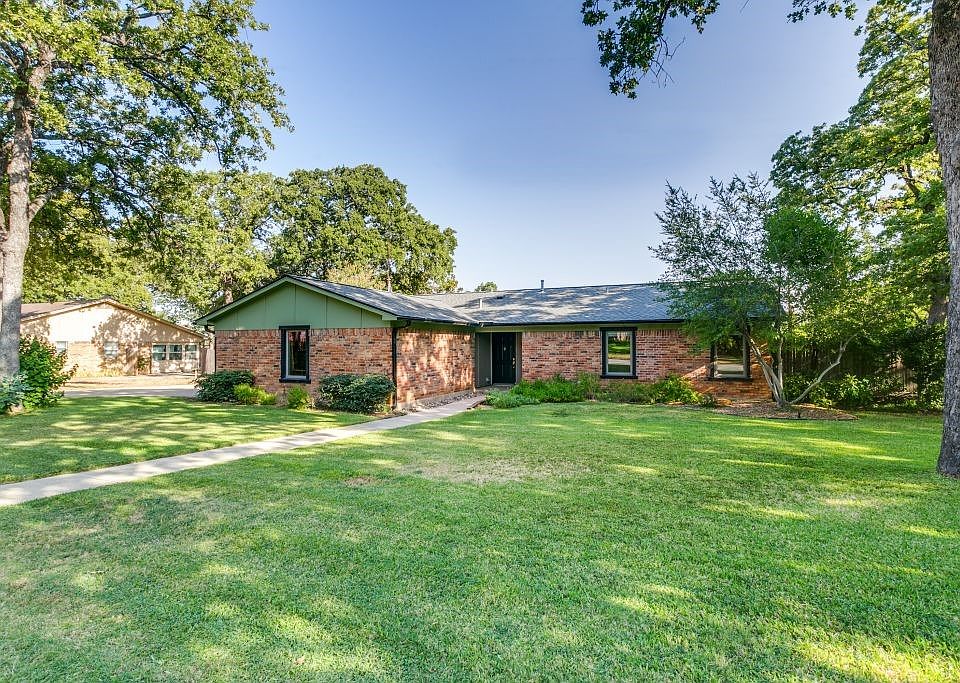 1st image of 409 Brian Dr