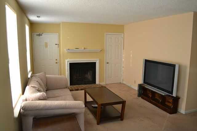 2nd image of 5820 Brentwood Trce