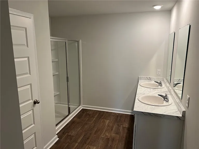 200 Elizabeth Dr — Photo 12