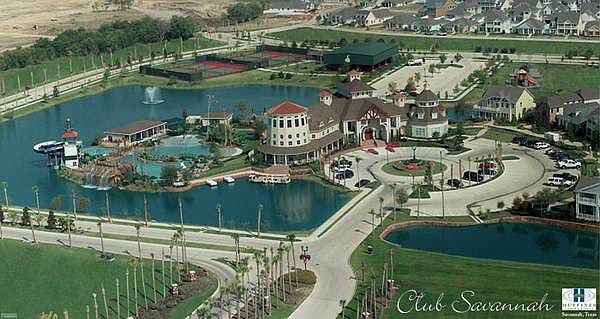 Club house with pools, gym, jacuzzi