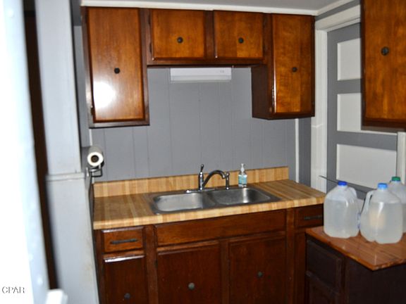 5th image of 726 Mulberry Ave
