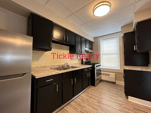 4th image of 820 E Main St APT 14