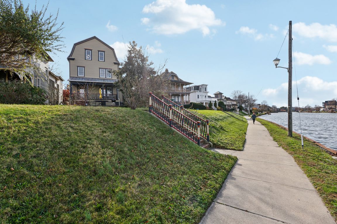 Lake Ave-S1311-001.jpg