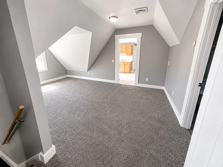 60 Pearl St #3 — Photo 2
