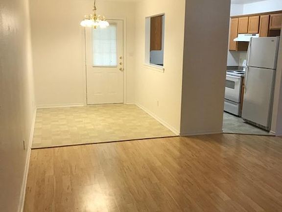 2nd image of 3028 Pine Valley Dr