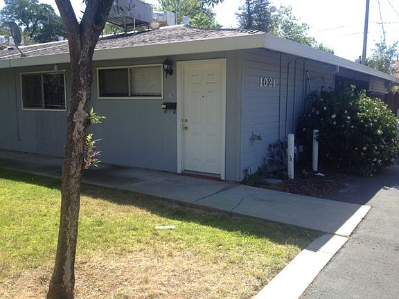 2nd image of 1021 Sibley St APT A