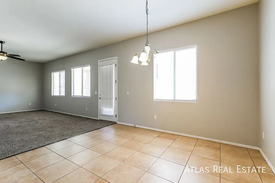 Beautiful 3 Bedroom — Photo 3