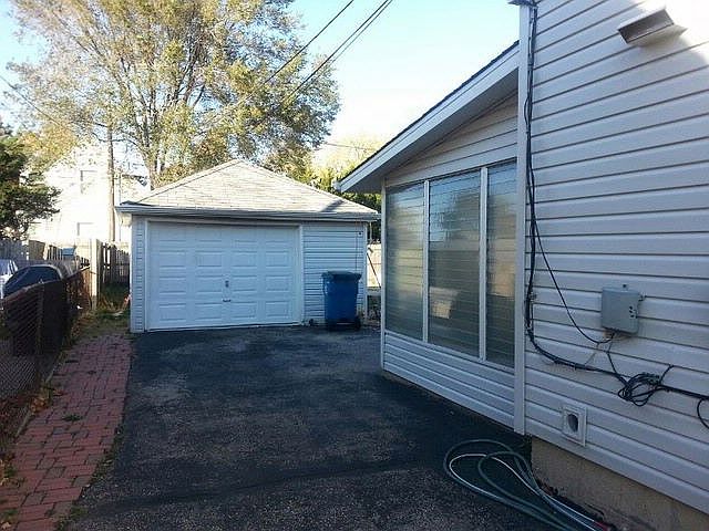 2nd image of 9942 Herrick Ave