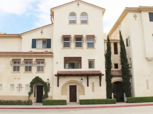 614 E Walnut St #18, Pasadena, CA 91101