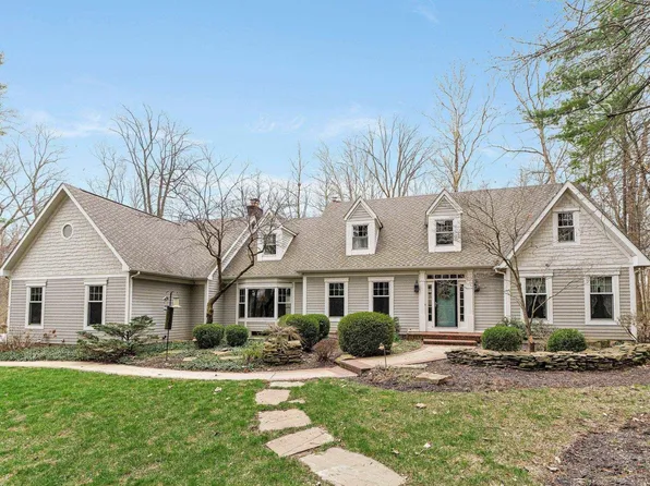 14717 Walnut Creek Dr, Fort Wayne, IN 46814