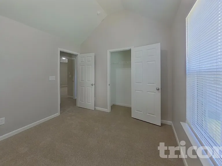 1131 Delander Ln — Photo 14