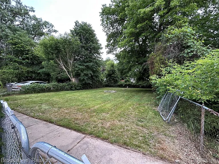 26707 Penn St — Photo 20