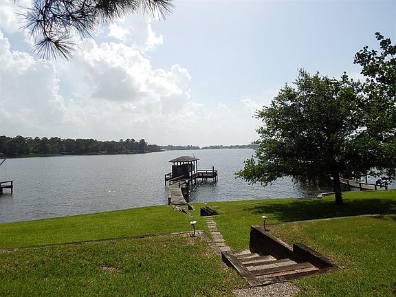 2nd image of 281 Island Dr