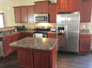 221 Peggys Trce, Sneads Ferry, NC 28460