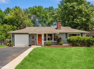 225 N Woodlawn St, Wheaton, IL 60187