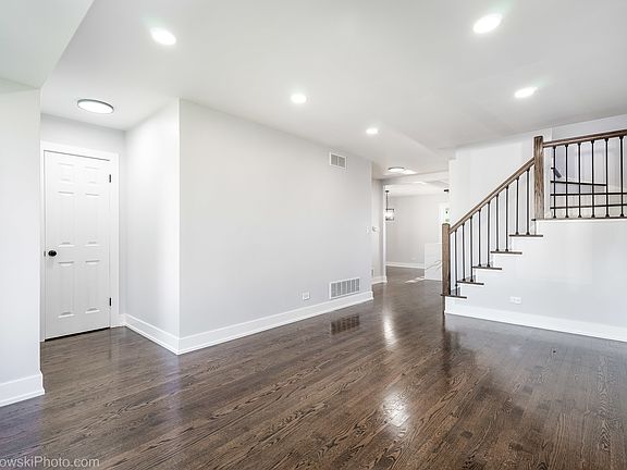 5th image of 4913 S Knox Ave