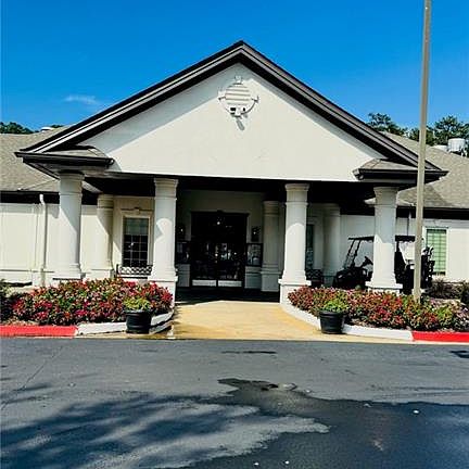 2nd image of 3242 Lakeview Pkwy #242