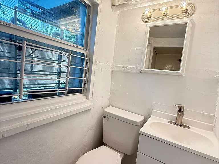 7904 Saint Charles Ave #R6 — Photo 3