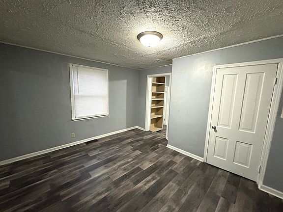 4th image of 731 Lincoln St