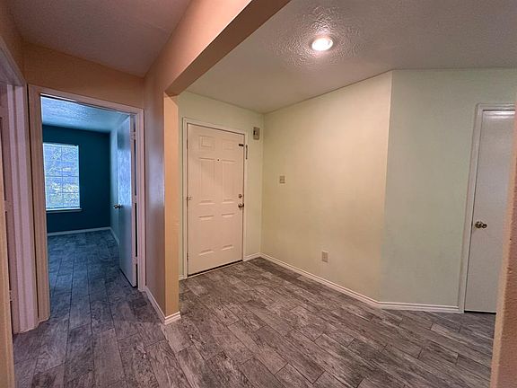 3rd image of 16711 N Bend Dr