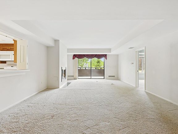 5th image of 3181 Charlevoix Dr SE Unit 103