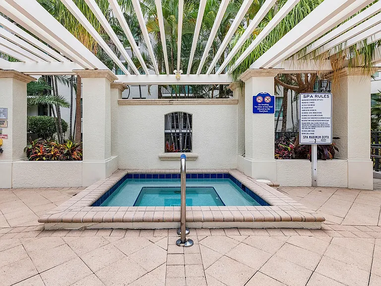 600 S Dixie Hwy #439 — Photo 14