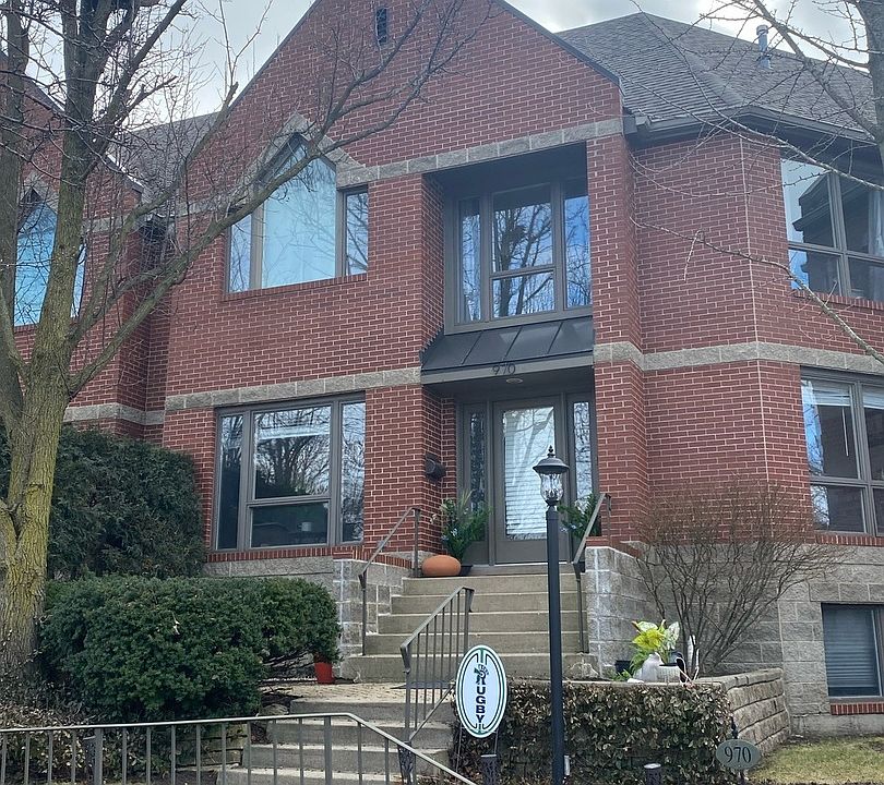 2nd image of 970 Green Bay Rd