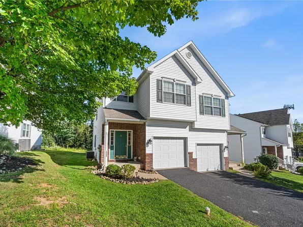 1537 Crest Park Ct, Bethlehem, PA 18015