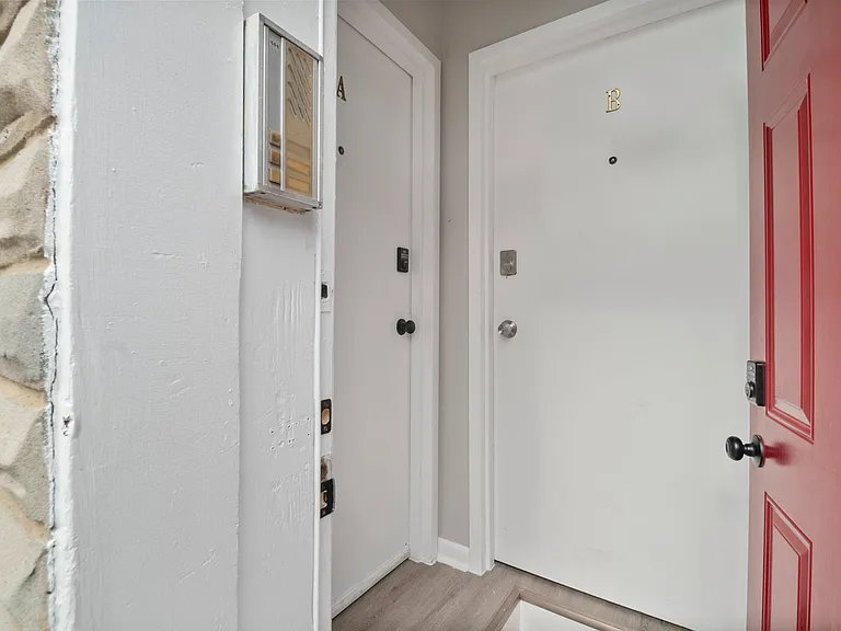 610 N Arlington Ave #A — Photo 4