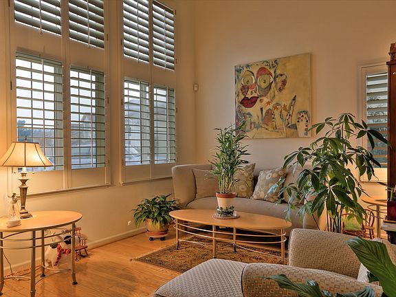 3rd image of 672 Freesia Dr