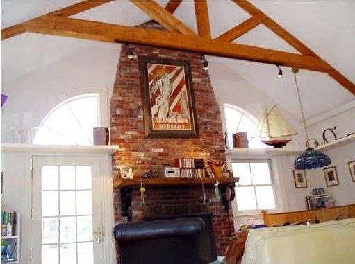 Dramatic modern great room