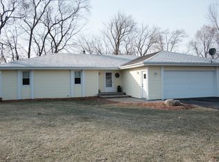 909 Rhodes Ct, Rockford, IL 61115