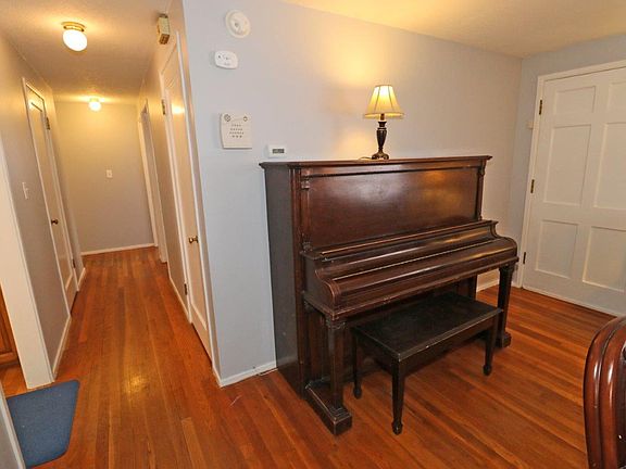 4th image of 4224 W Northwest Blvd